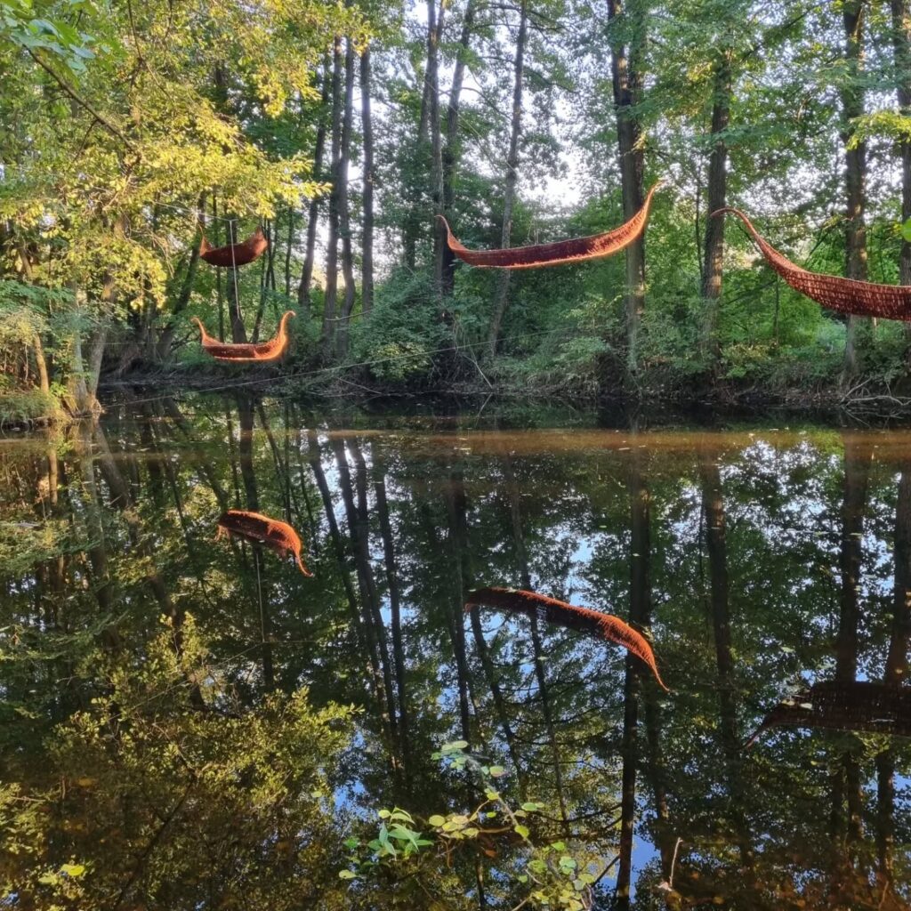 Zdjęcie z profilu Instagram Jana Sajdaka (@jansajdak) – rzeźba autorstwa absolwenta Wydziału Rzeźby ASP w Warszawie.