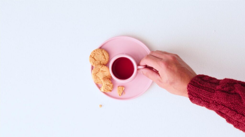 Projekt filiżanki i spodka z kolekcji IKEA × Gustaf Westman.