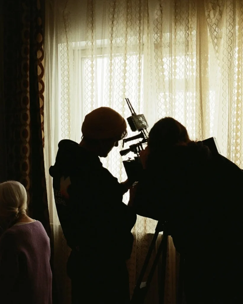 Zdjęcie z planu krótkometrażowego filmu ,Za moich czasów', reż. Iga Lis